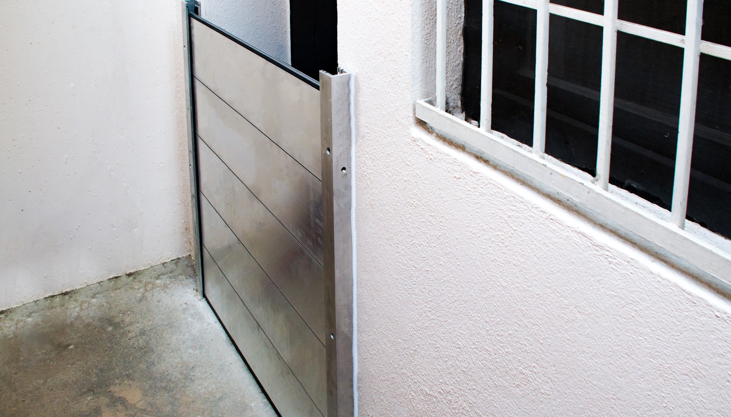 Protection anti-inondation mobile en aluminium pour les portes