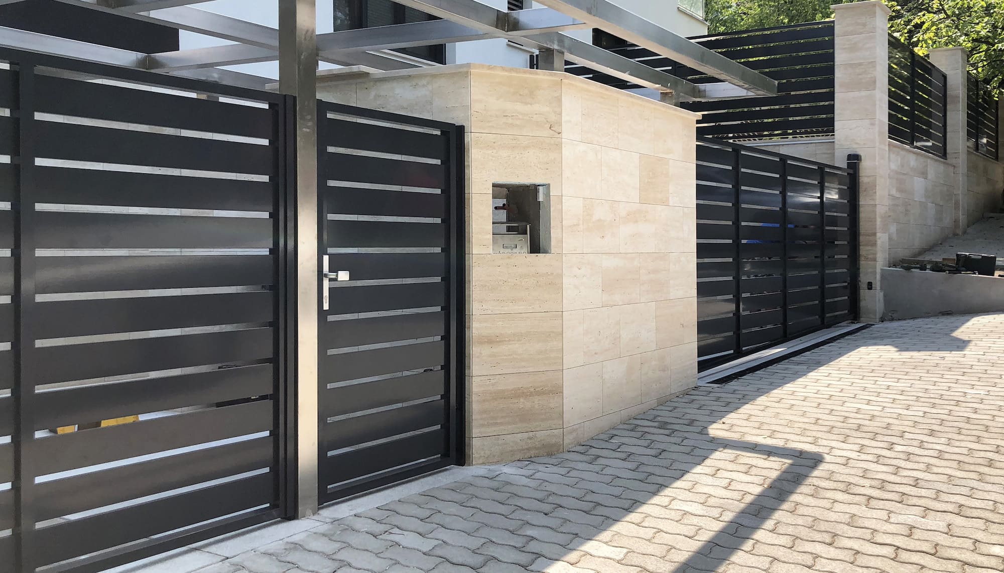 Brise-vue 1 battant en aluminium pour portillon de jardin lamelles, GE