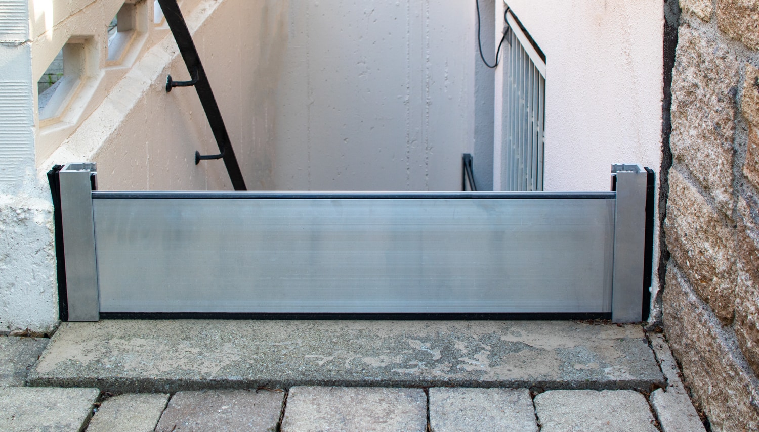 Protection anti-inondation mobile en aluminium pour les portes